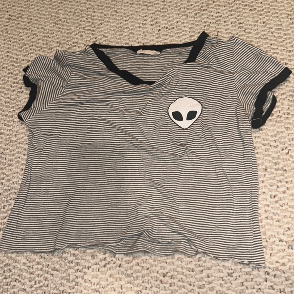 black and white alien tee